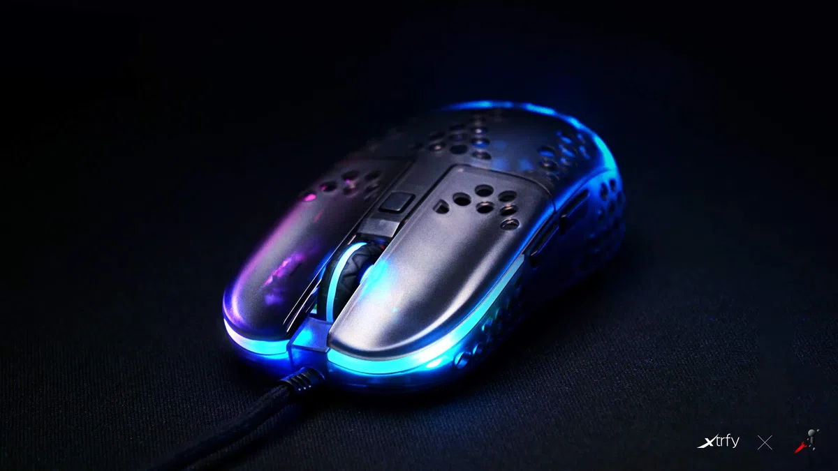 Xtrfy MZ1, Ratón Gaming Ultraligero con Cable, Sensor Pixart 3389 de Última Generación, Forma Única para Apuntar con Precisión, Iluminación RGB Regulable, Zy’s Rail Edition