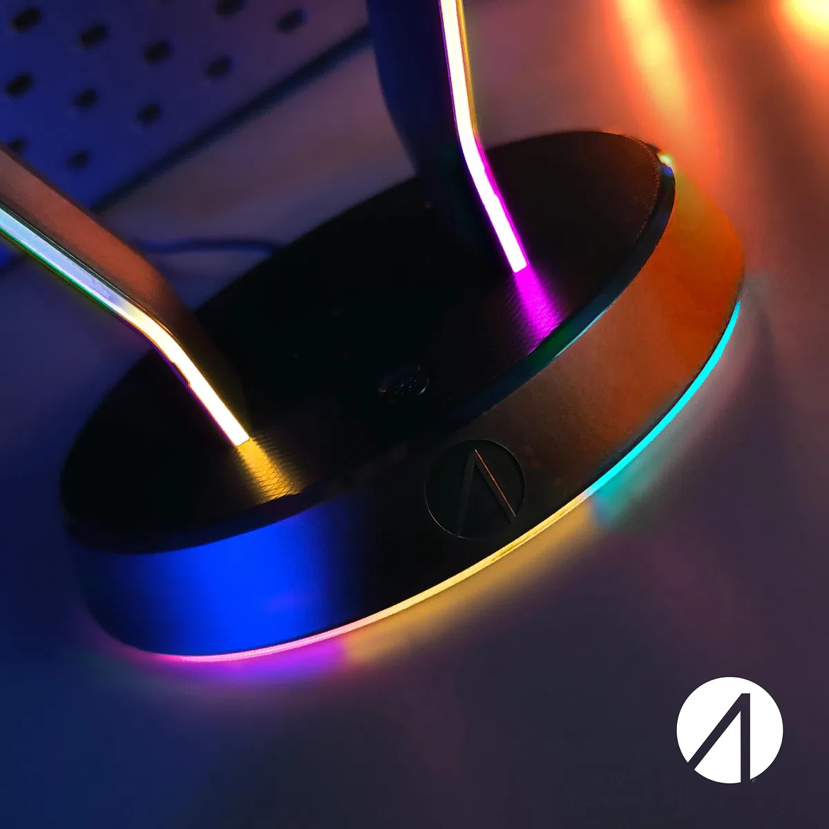 Stealth Rainbow Gaming Headset Stand Con Auriculares LED Iluminados - para PS4, PS5, XBox, Switch y PC