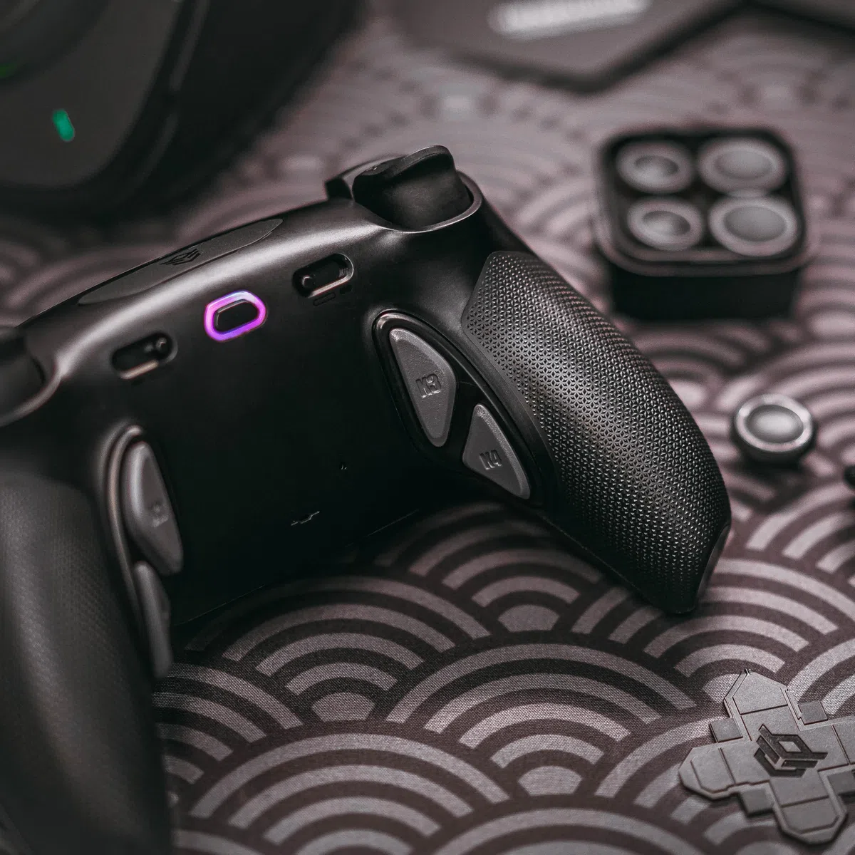 HEXGAMING PHANTOM Pro Juego Controlador para ps5/PC/Móvil, Elite Gamepad con 4 Botones Reasignables/6 Perfiles de Remapeo/8 Palancas/Gatillos para ps5 Juego Adaptable-Efecto Hall(Gris Sombra)