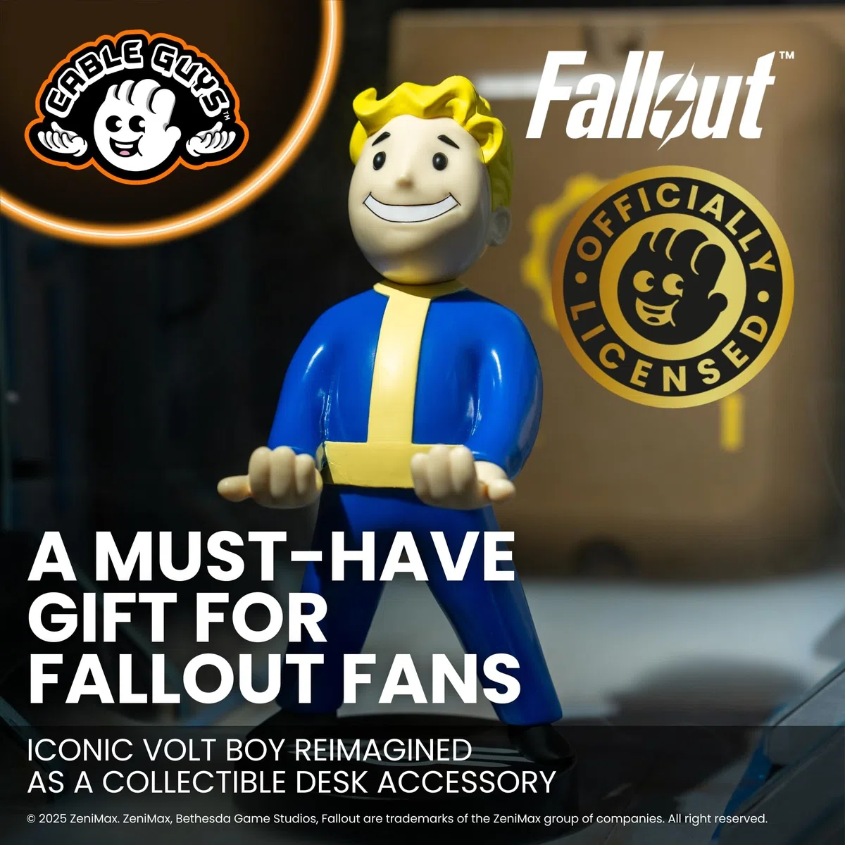 Cableguys Fallout Vault Boy Soporte Mando y Movil - Figuras Soporte para movil y Mando, Compatible con Xbox, PlayStation y la mayoría de mandos estándar, Accesorios Escritorio para Setup Gaming