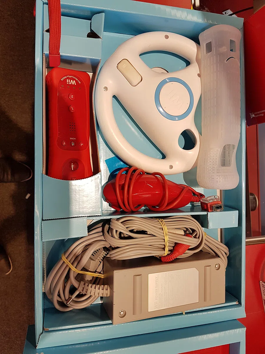 Nintendo Wii New Super Mario Bros Pack - juegos de PC (IBM PowerPC, 512 MB, SD, DVD, 2, 1) Rojo