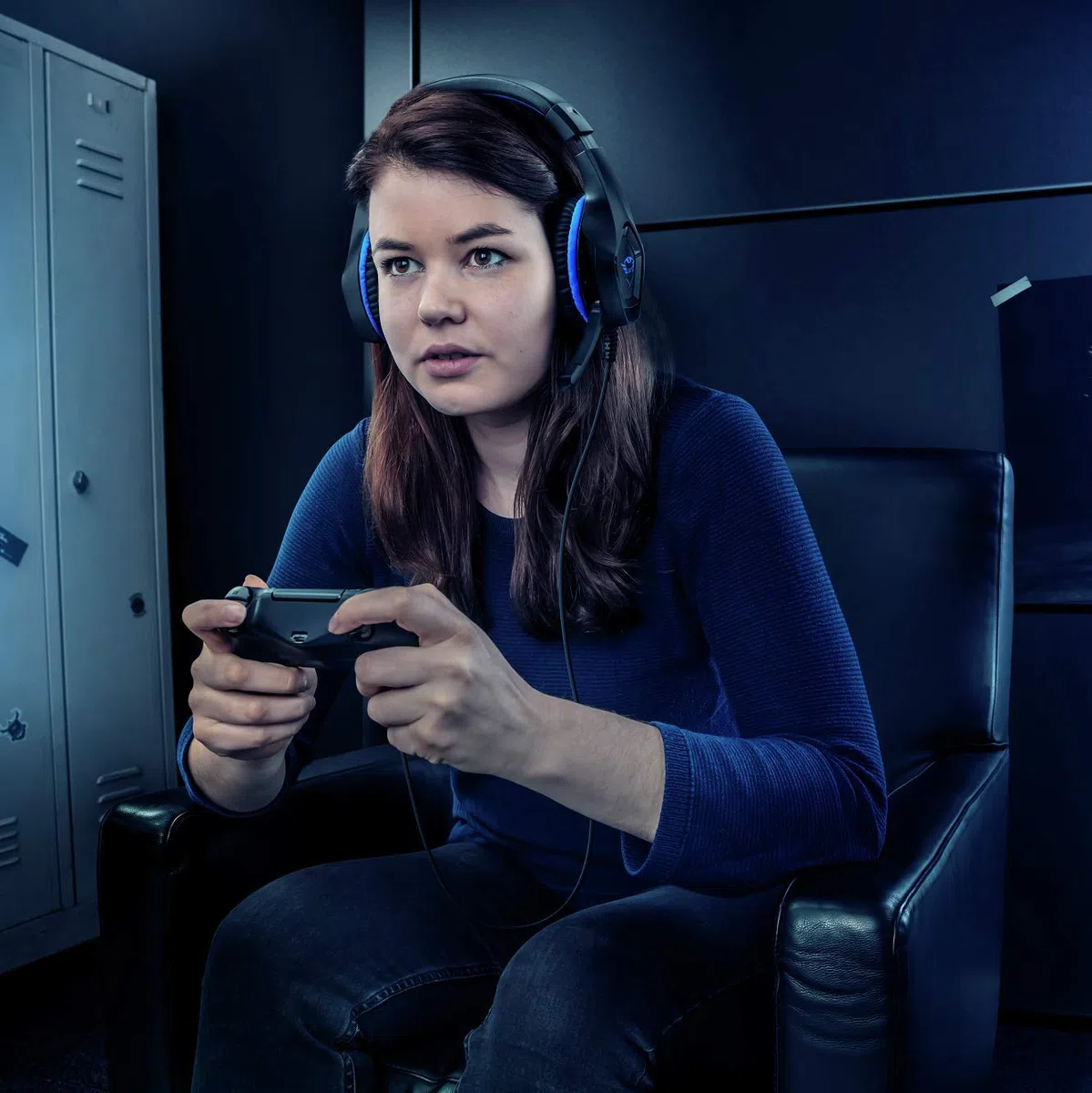 Trust Gaming Cascos PS4 & PS5 GXT 404B Rana Auriculares Gamer con Micrófono Plegable y Corto y Diadema Ajustable, Cable de 2 m, para PlayStation 4 & 5 - Azul